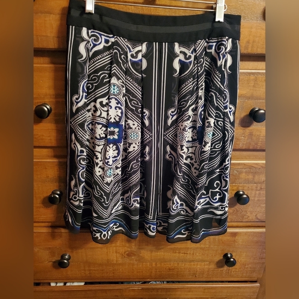 White House Black Market Pleated, Zips on side, white, black, and red.  Size 4